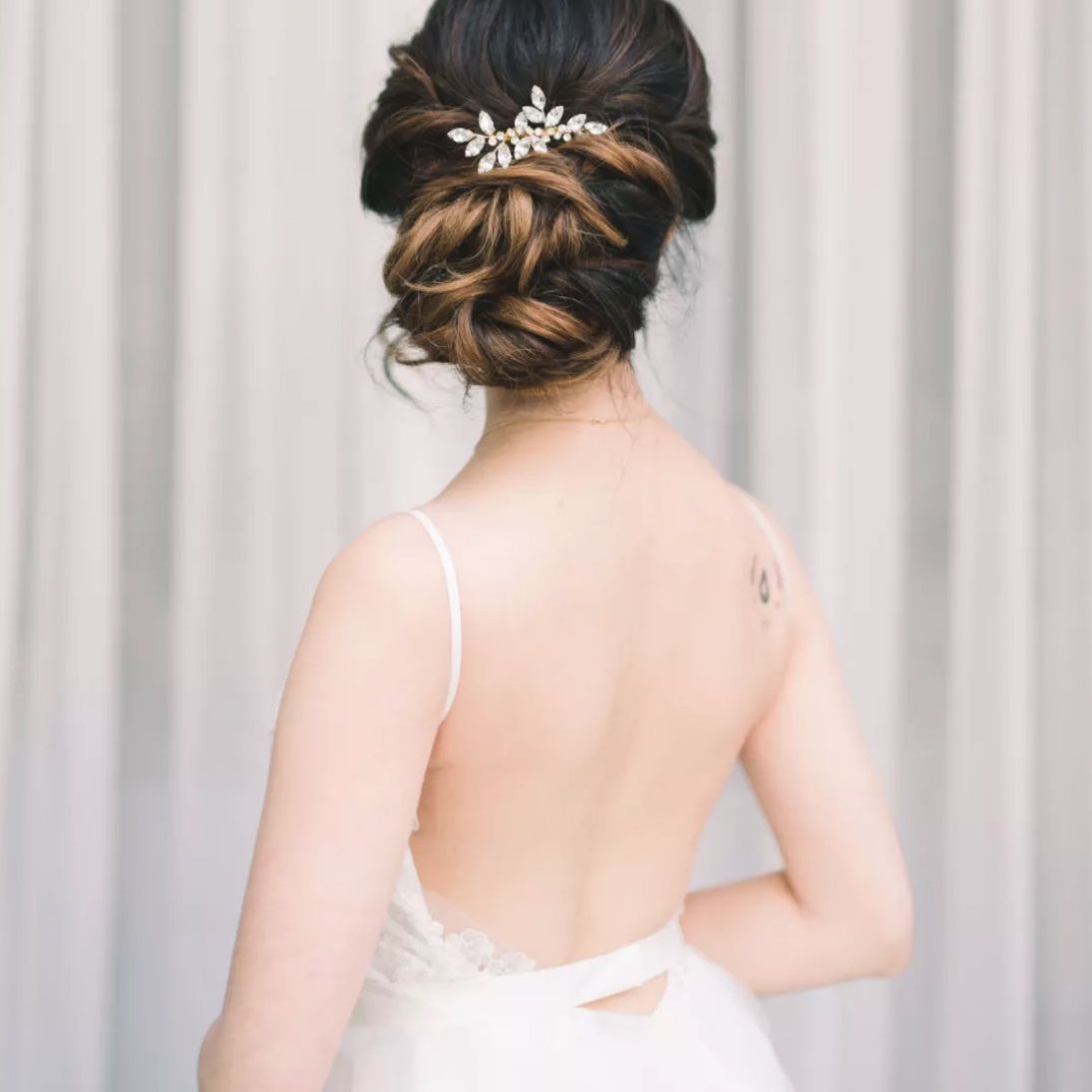 不对称，与晶体重音的交织性心脏