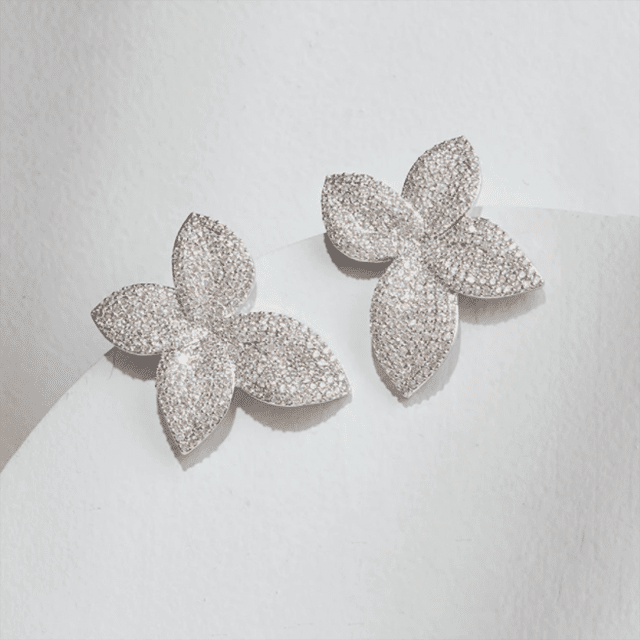 橄榄和笛手樱草花钉