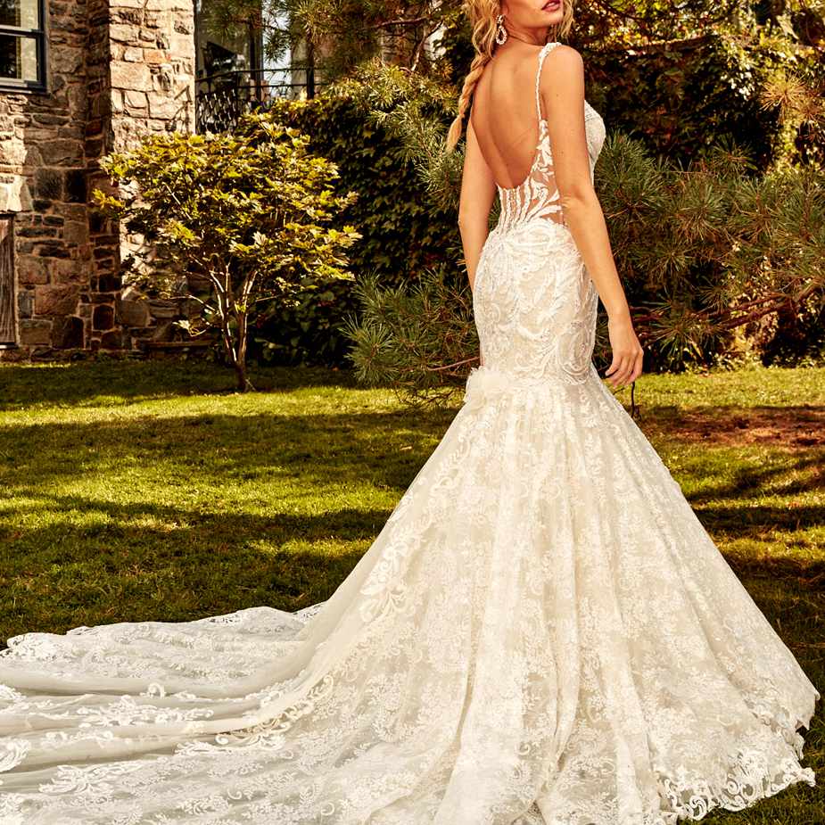 意大利面带婚纱礼服