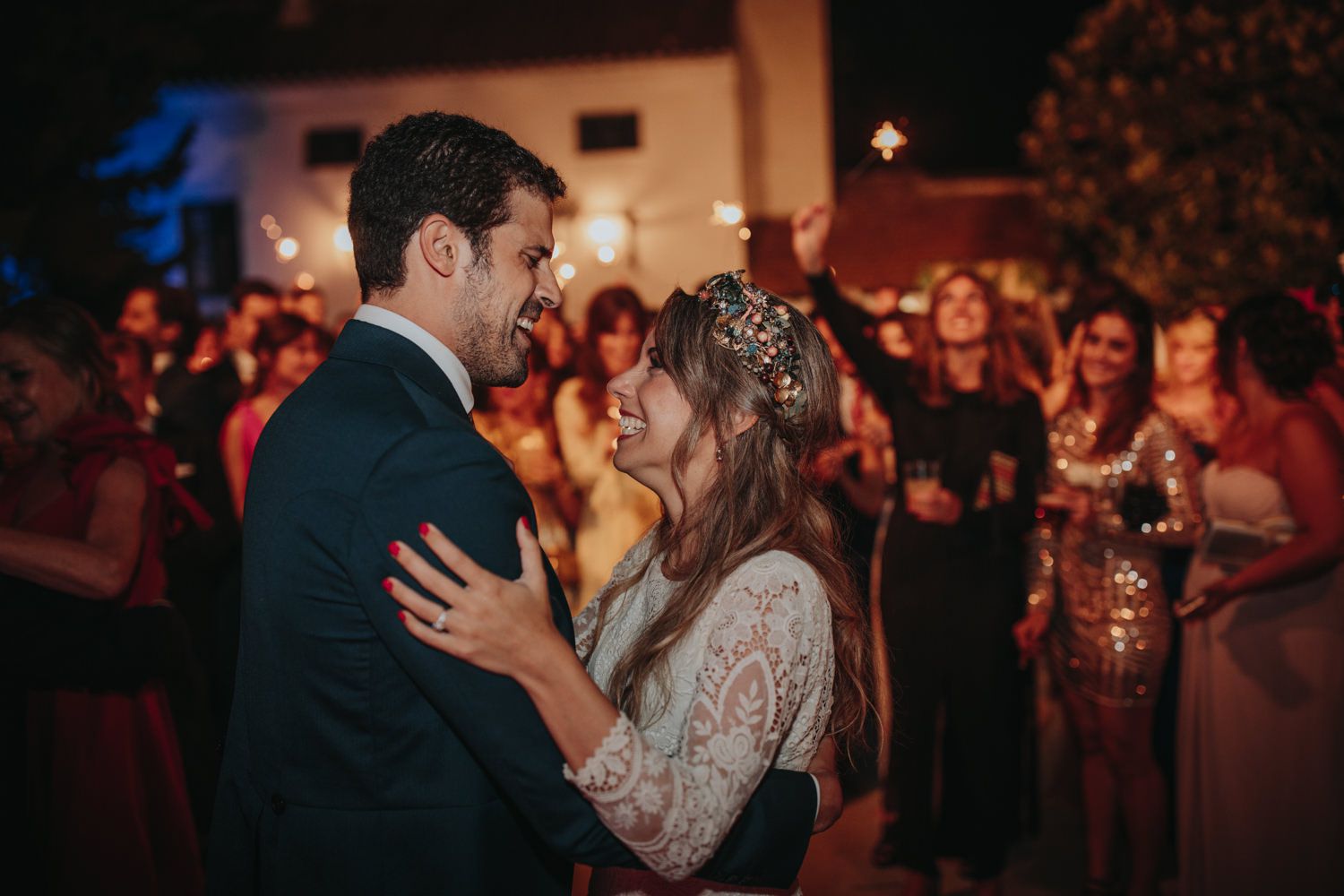 <p>新娘和新郎跳舞</ p> <br> <br>