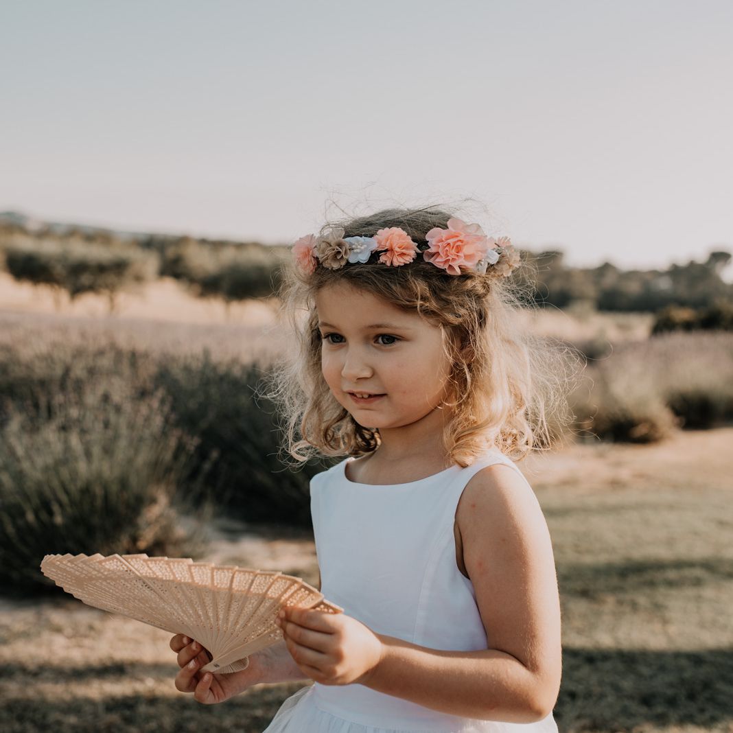 花的女孩“class=