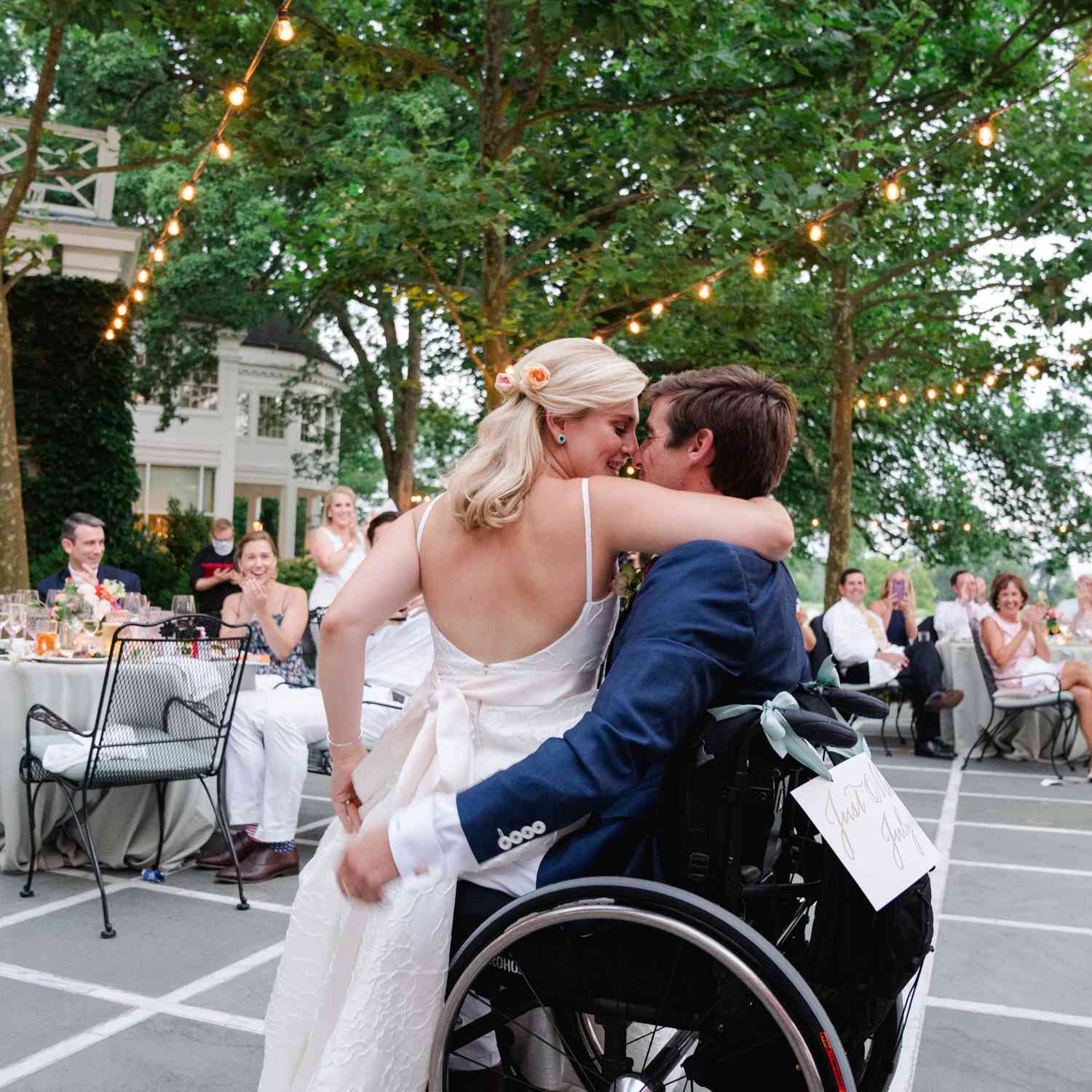 弗里斯特跳舞“class=