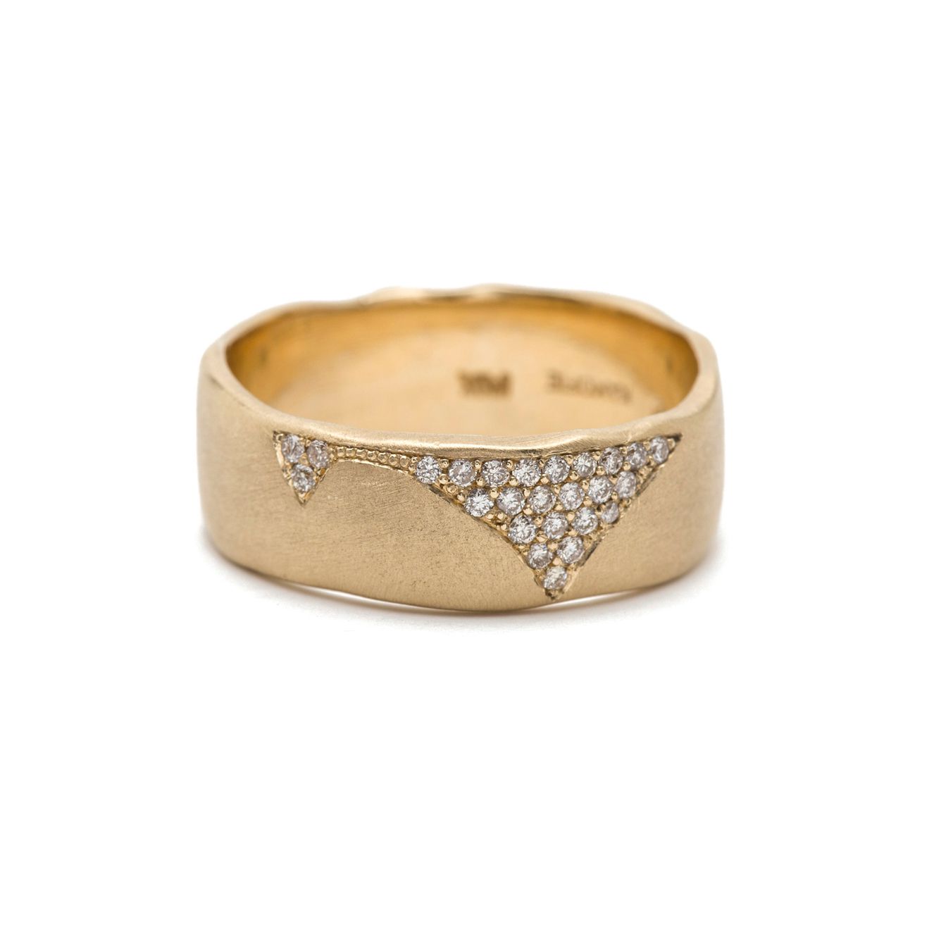 黄色的黄金裂口带与铺集钻石