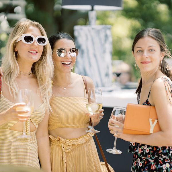 穿什么衣服的新娘淋浴“class=