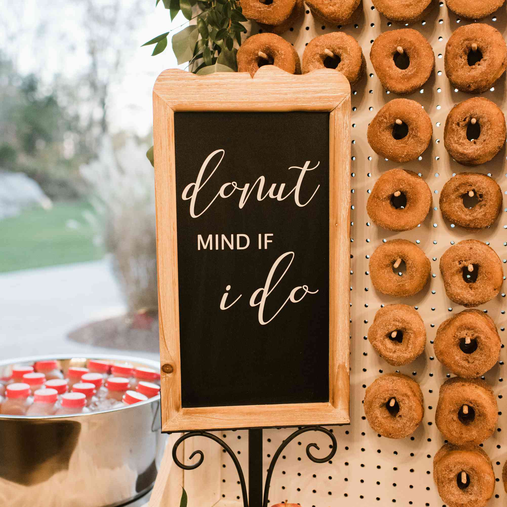 秋天婚礼的苹果桂香多福饼墙壁