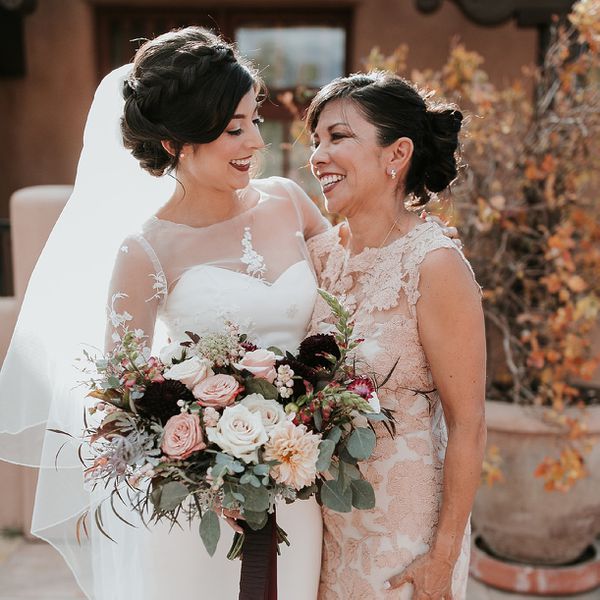 新娘发型的母亲