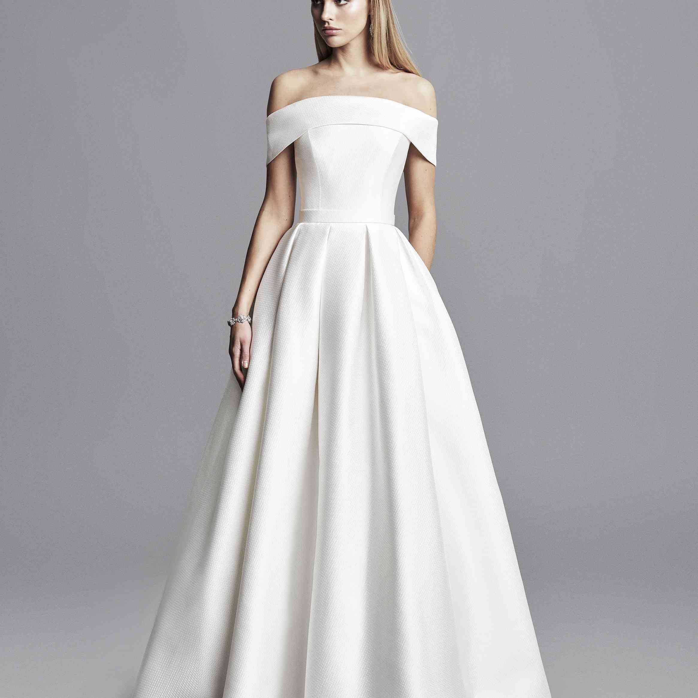 卡罗琳卡氏婚纱