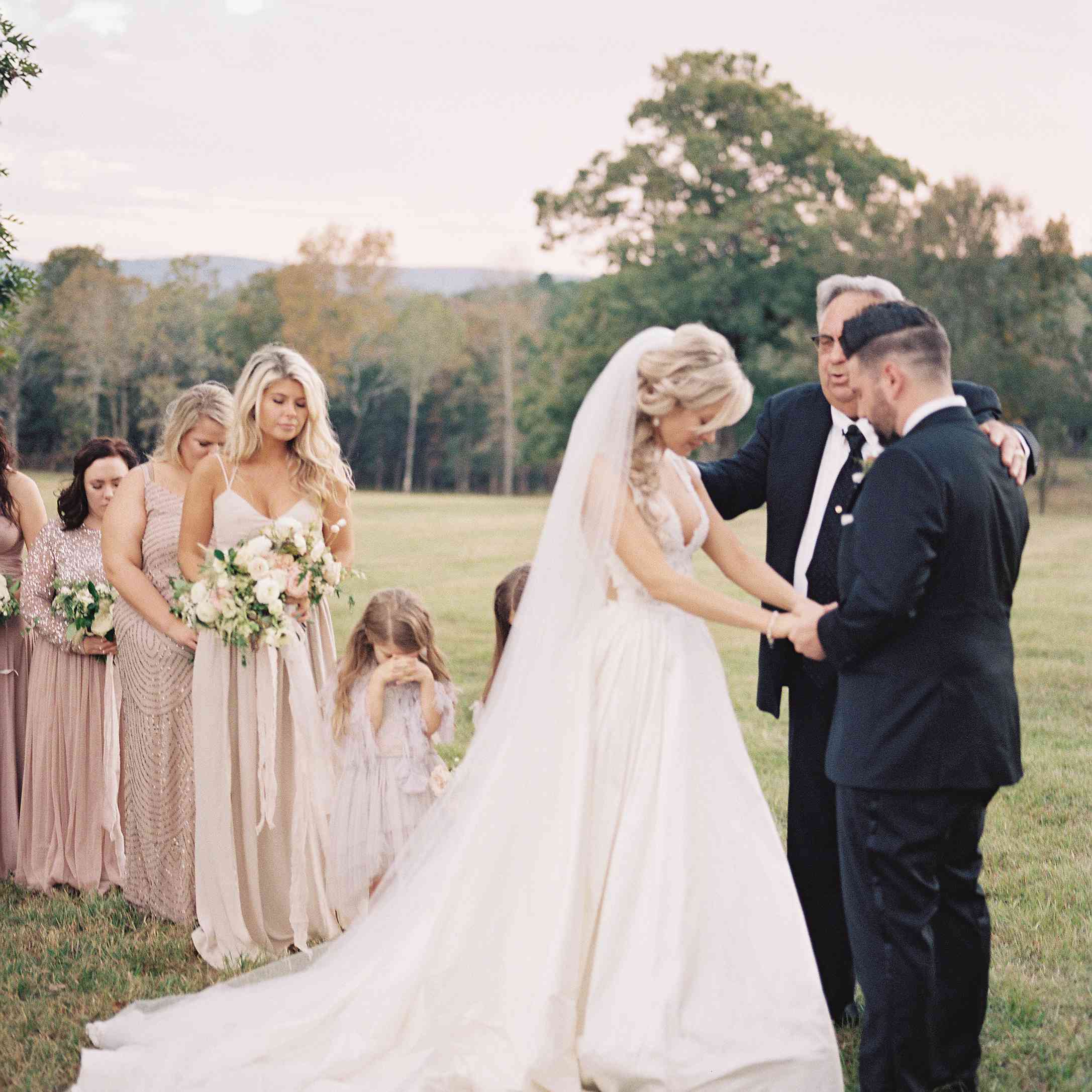 <p>新娘和新郎在婚礼上</p><br><br>