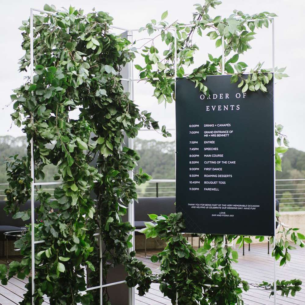 绿茵覆盖的标志