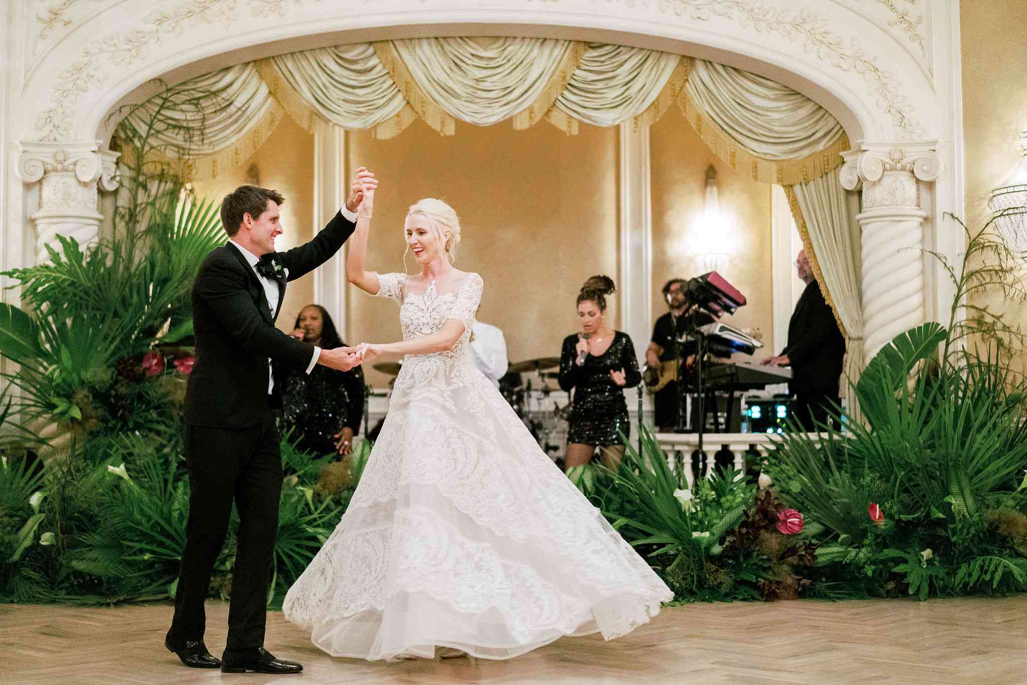 第一支舞“class=