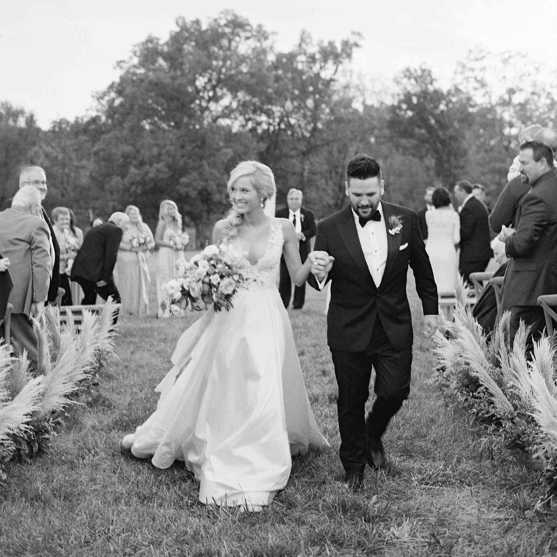 <p>新郎新娘退场</p><br><br>