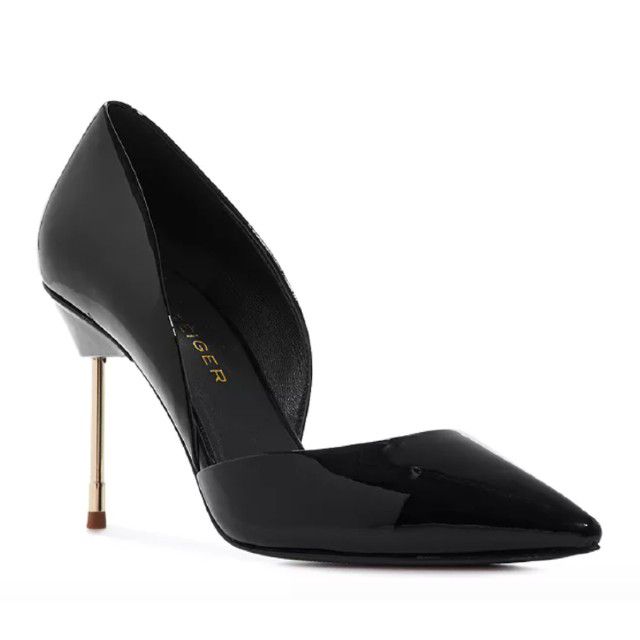 黑色烟跟高跟鞋