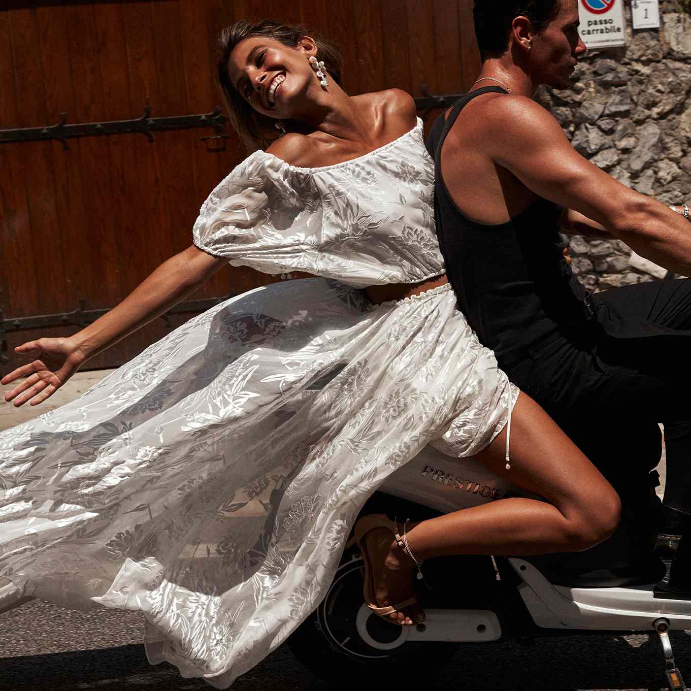 格蕾丝喜欢蕾丝婚纱