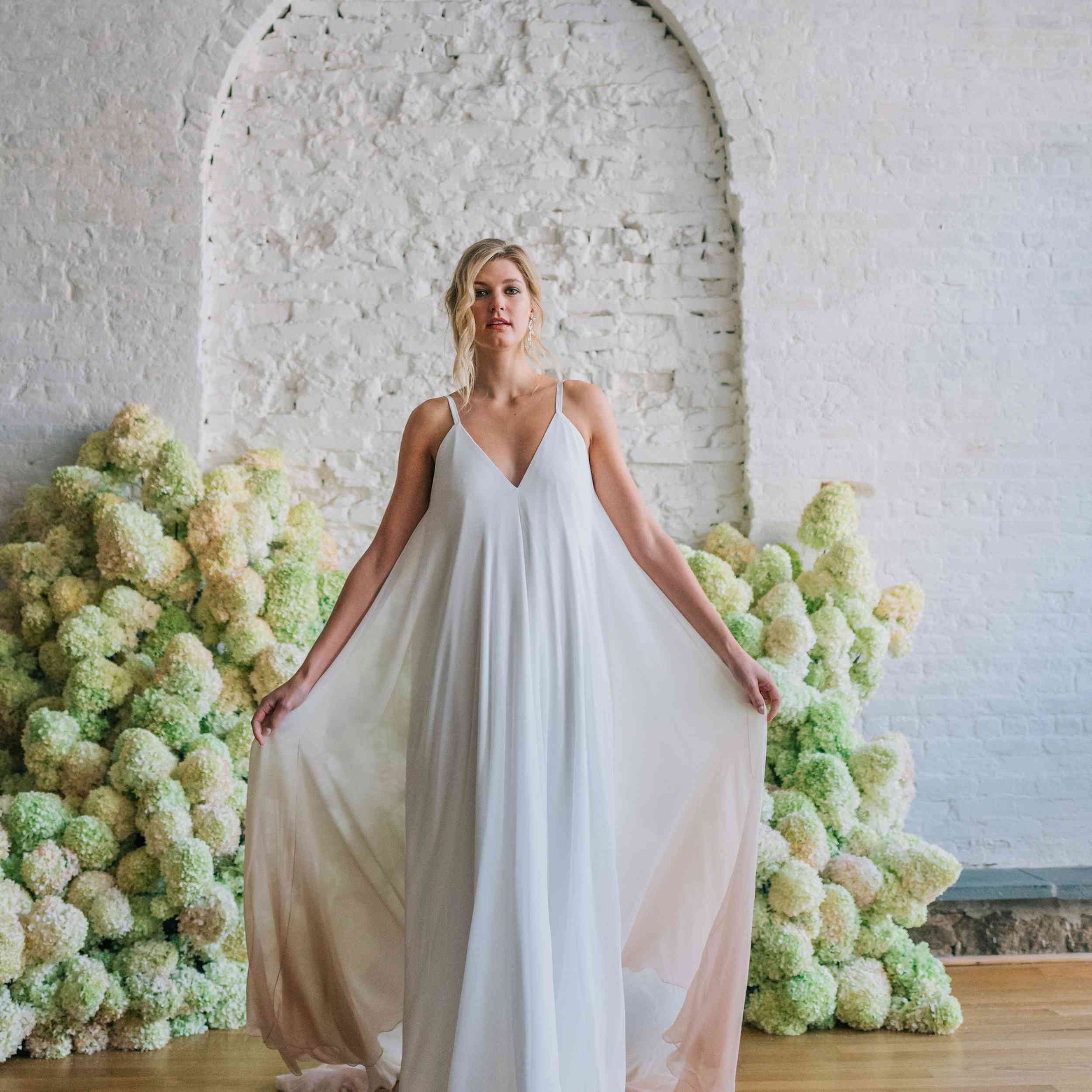 卡罗尔汉娜婚纱