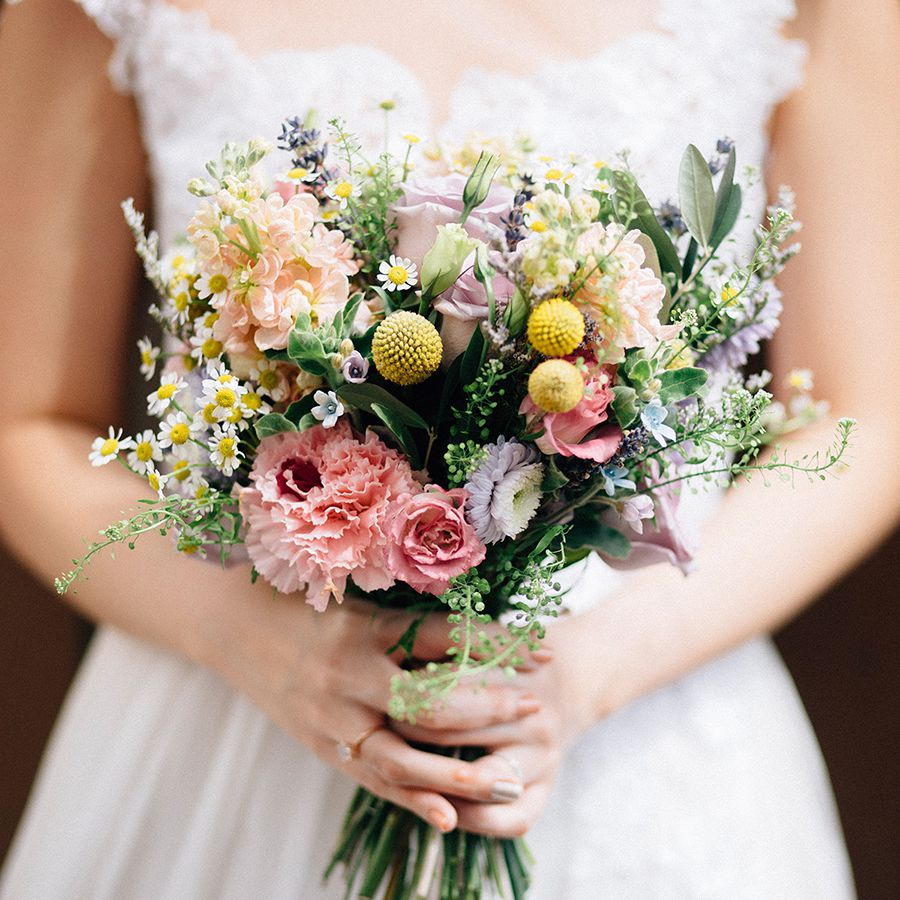 康乃馨婚礼花束