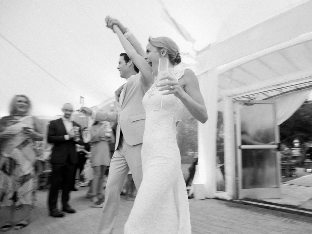 新婚夫妇”class=