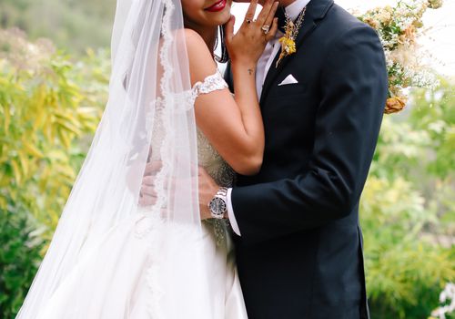 萨凡纳和瑞克的婚礼，新娘和新郎“class=