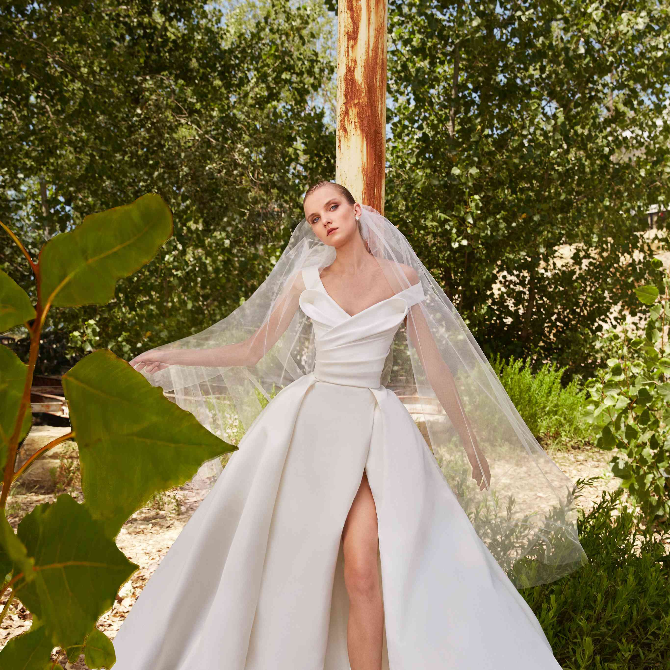 Elie saab 2021年的婚纱