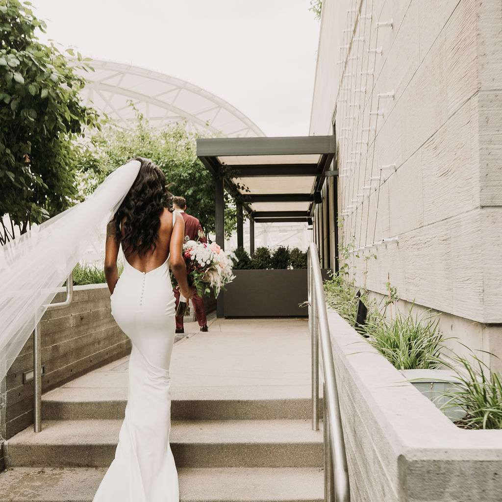 新娘前往第一个看