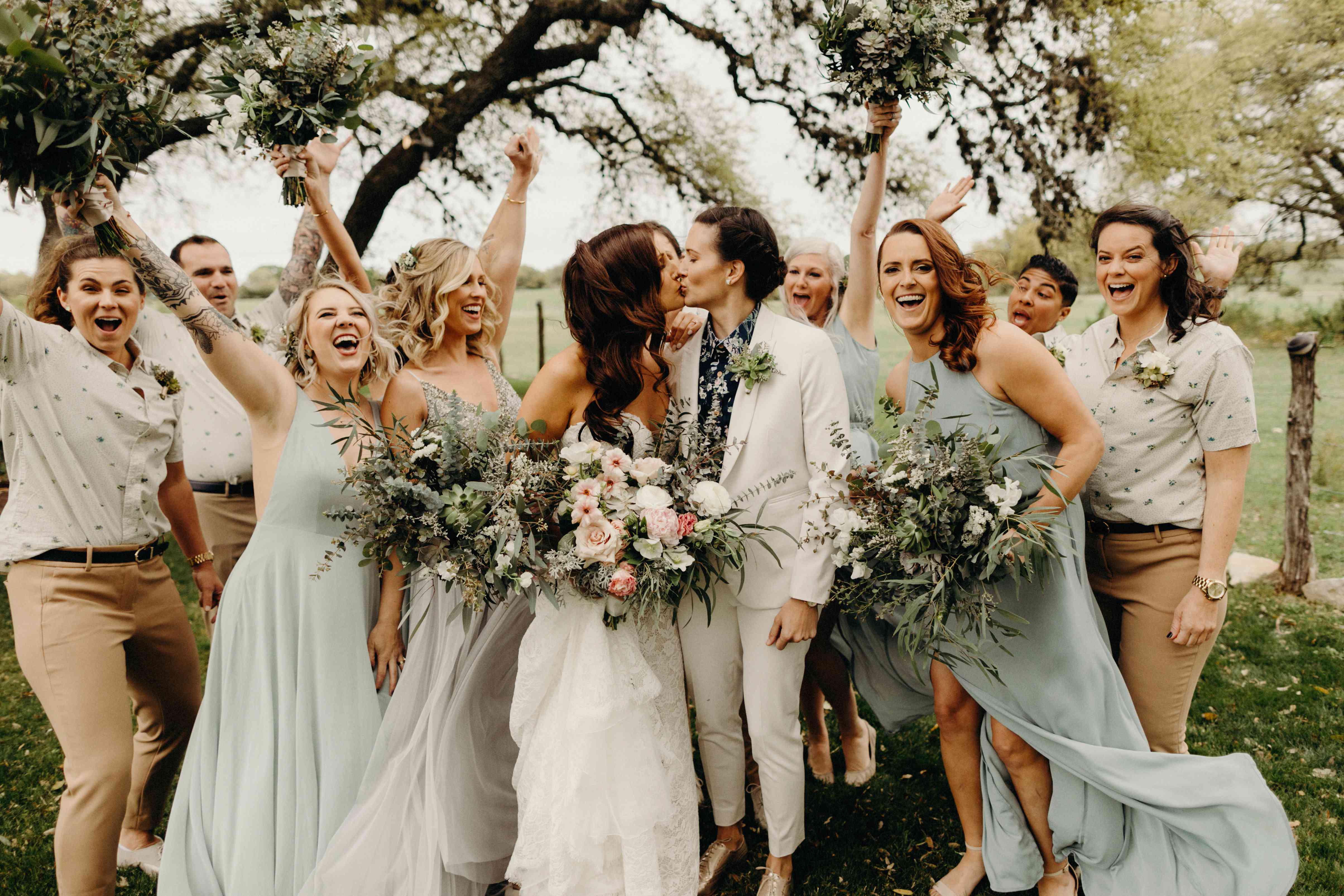 新娘在婚礼上接吻