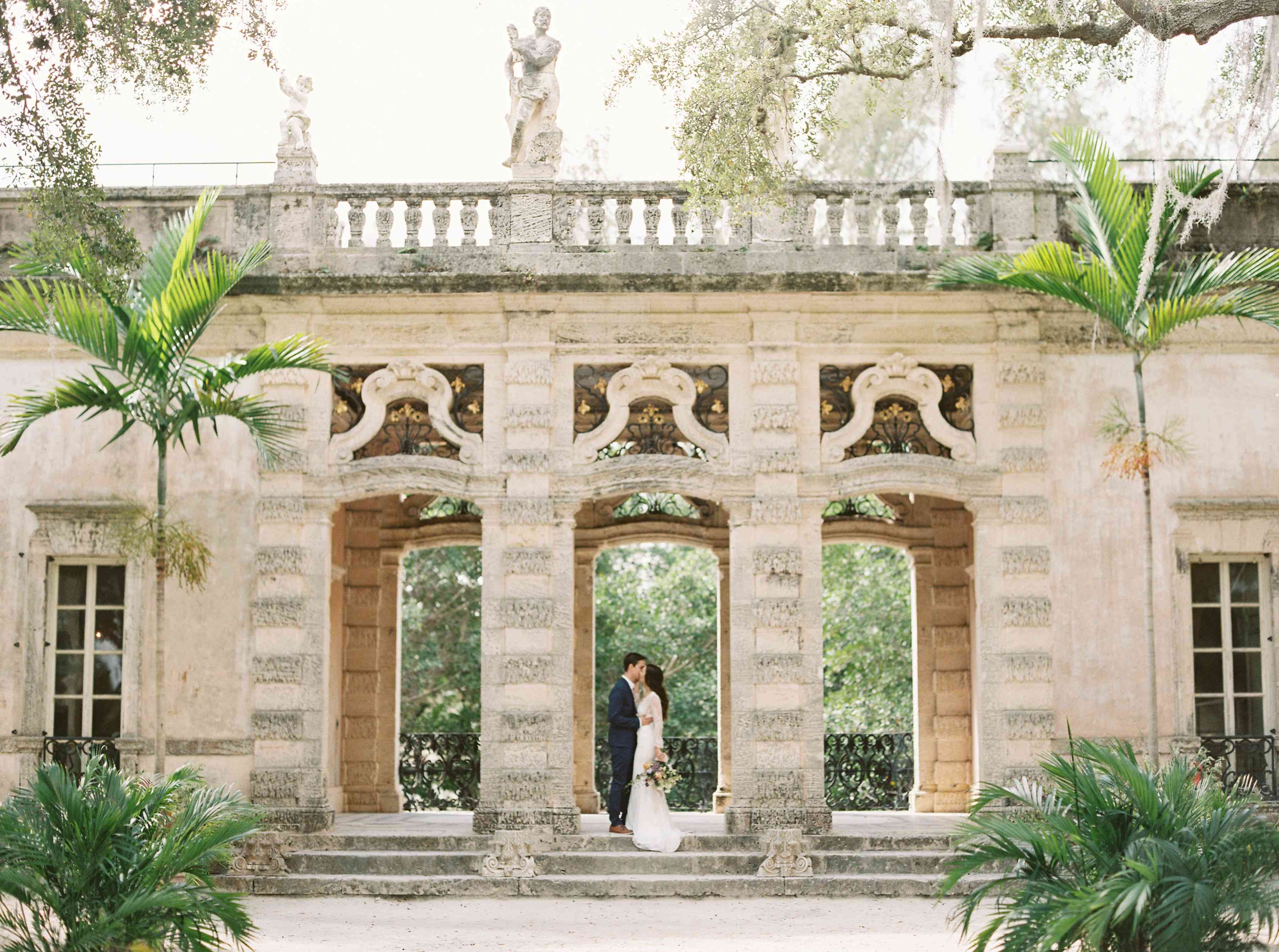 <p>婚礼照片在Vizcaya博物馆和花园</p>