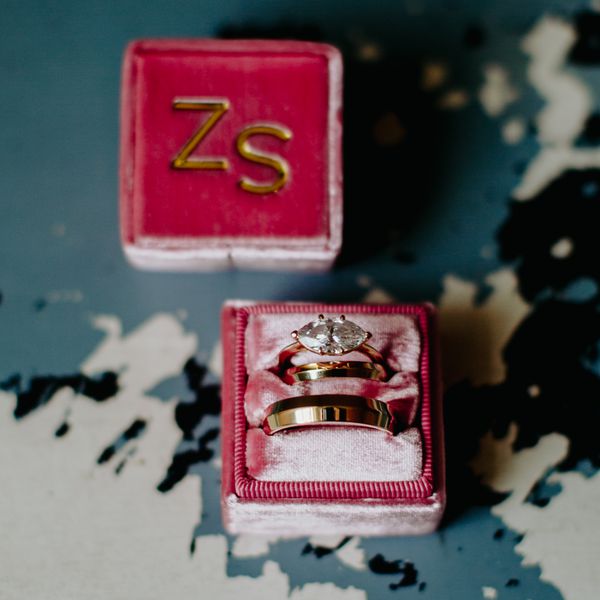 ld乐动官网订婚戒指和结婚带