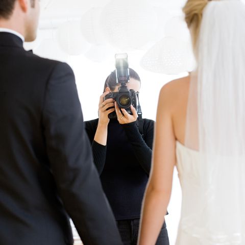 新郎新娘和他们的婚礼摄影师