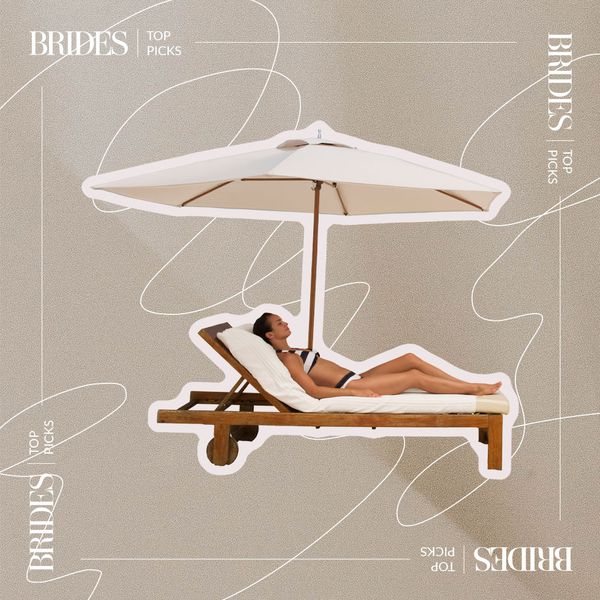 照片合成，一个女人懒洋洋地躺在沙滩椅上，拿着一把伞。