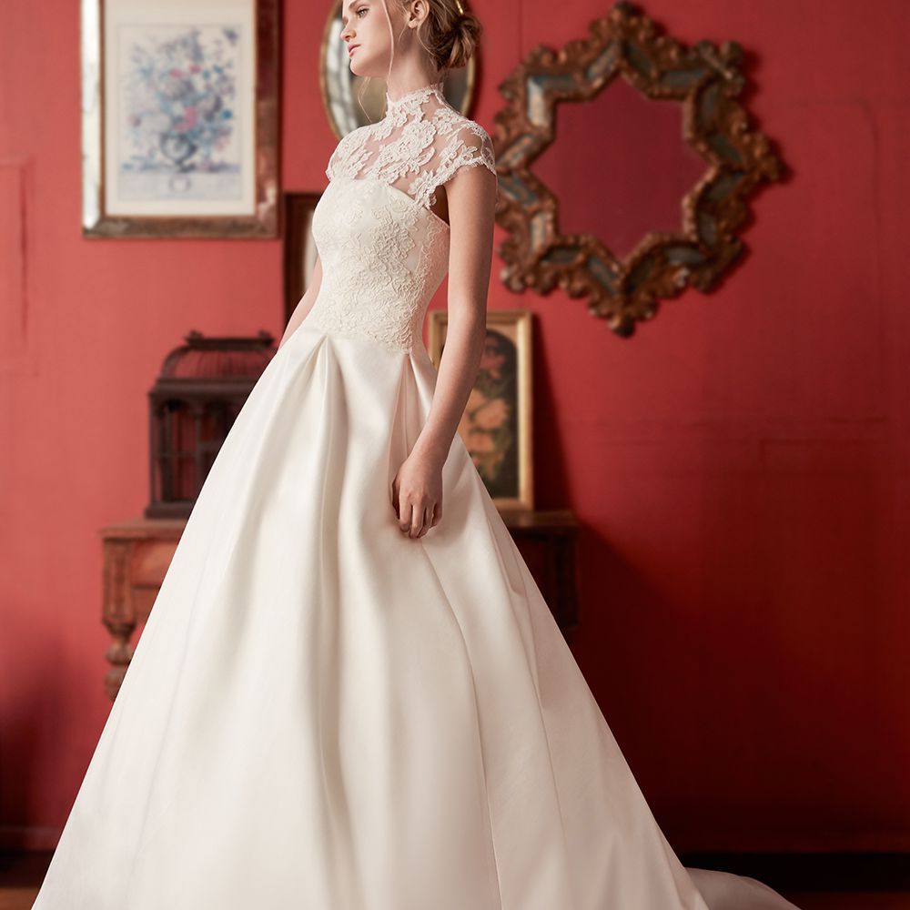 萨勒·诺里婚纱