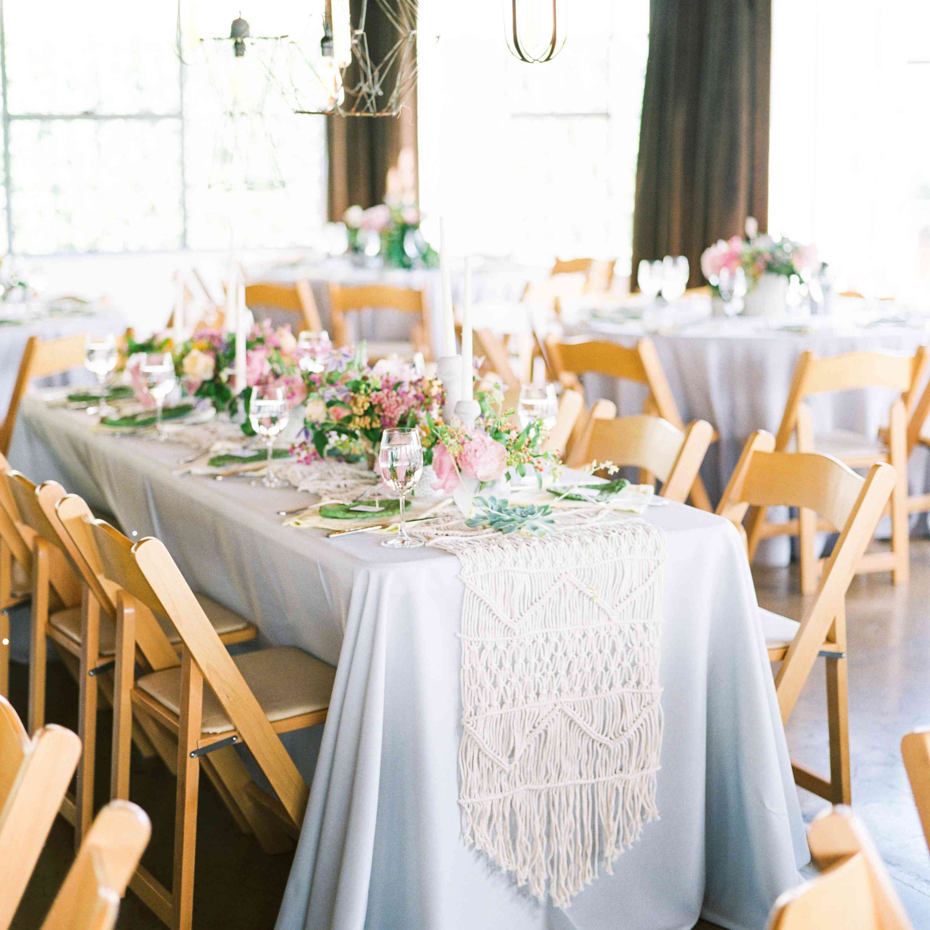 <p>与Macrame Runner婚礼接待桌</p>