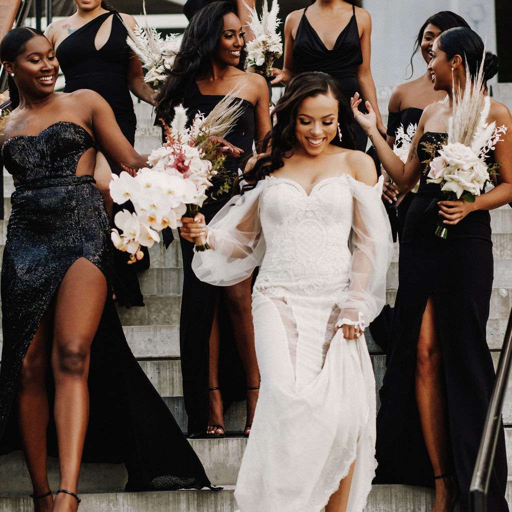 新娘和伴娘伴郎