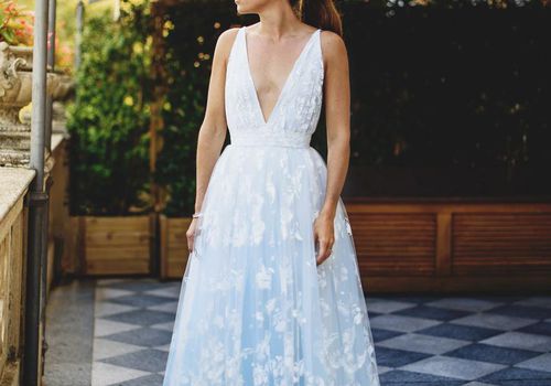 <p> <p>新娘婚纱</ p> </ p>