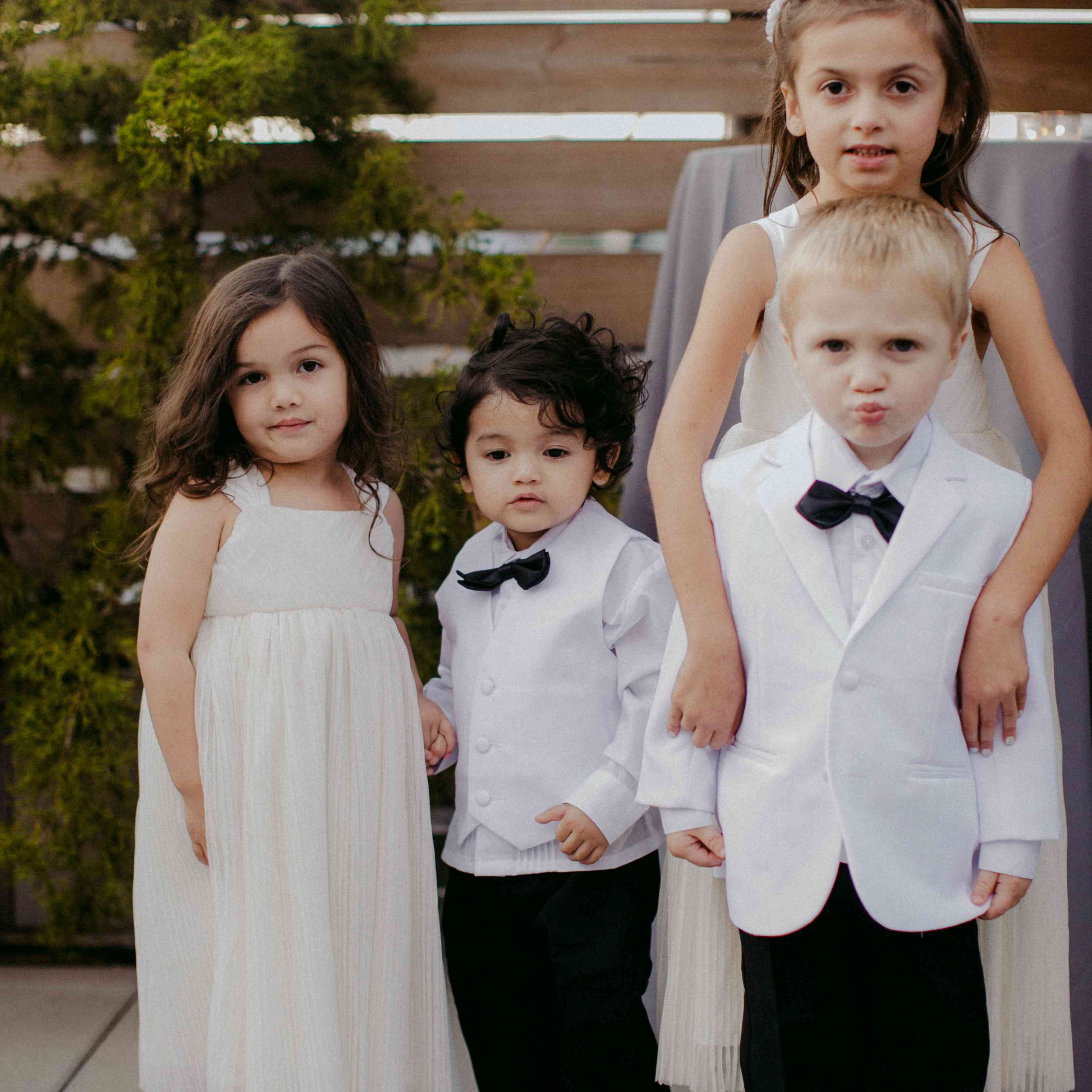 <p花童和捧环者<p> <br><br>