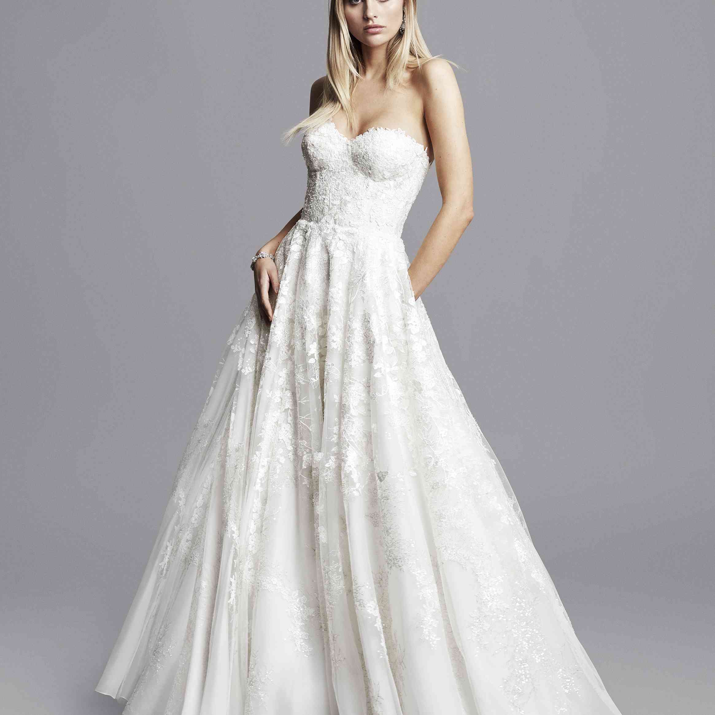 卡罗琳卡氏婚纱