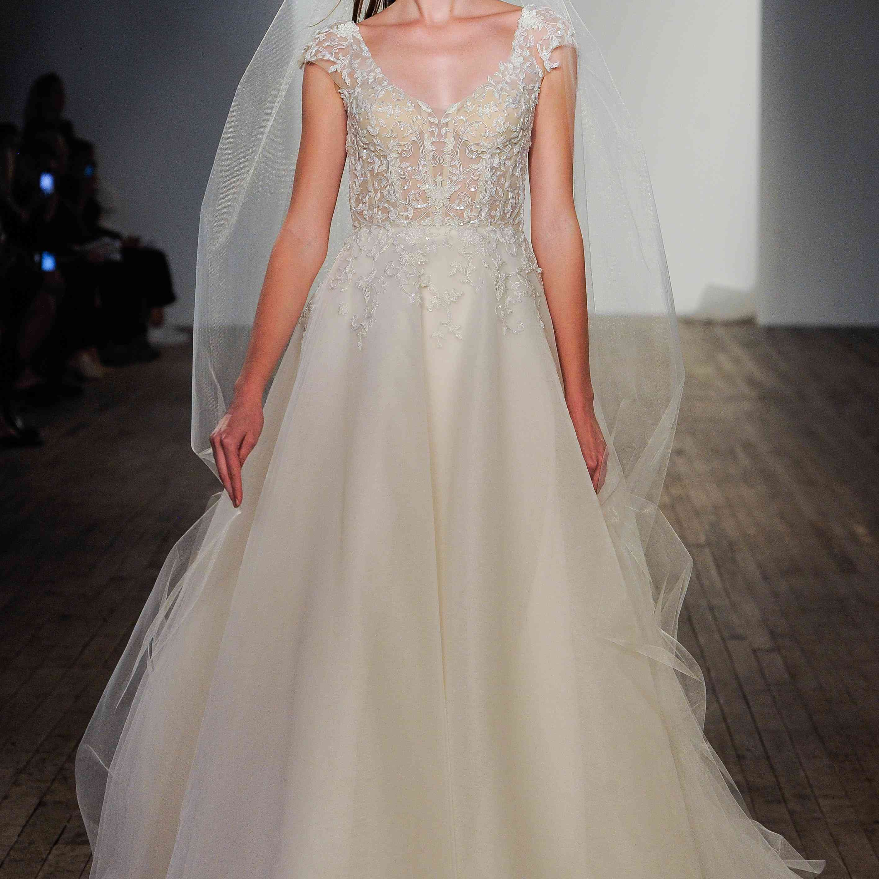 阿利森·韦伯婚纱