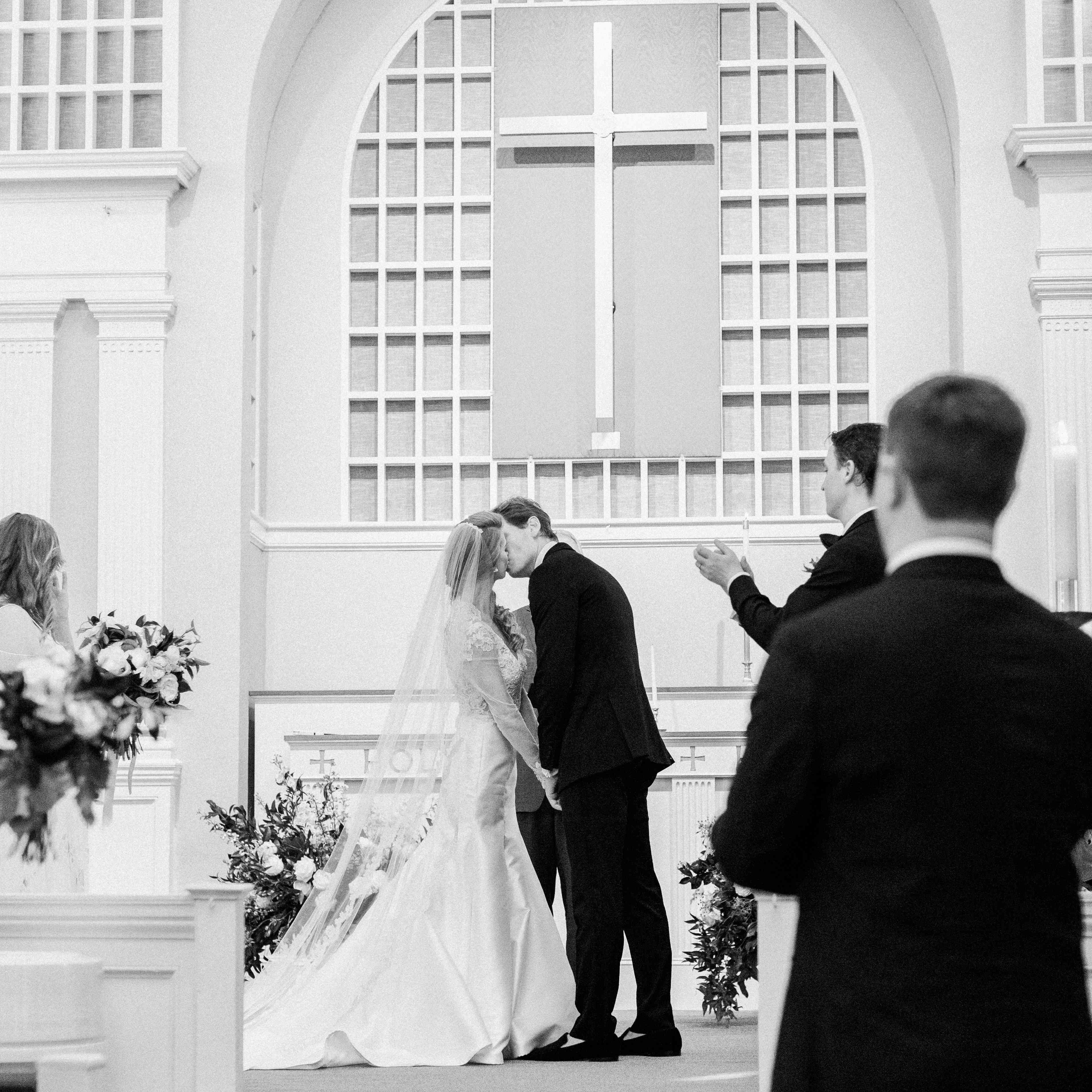 <p初吻教堂仪式> p初吻教堂仪式<p初吻