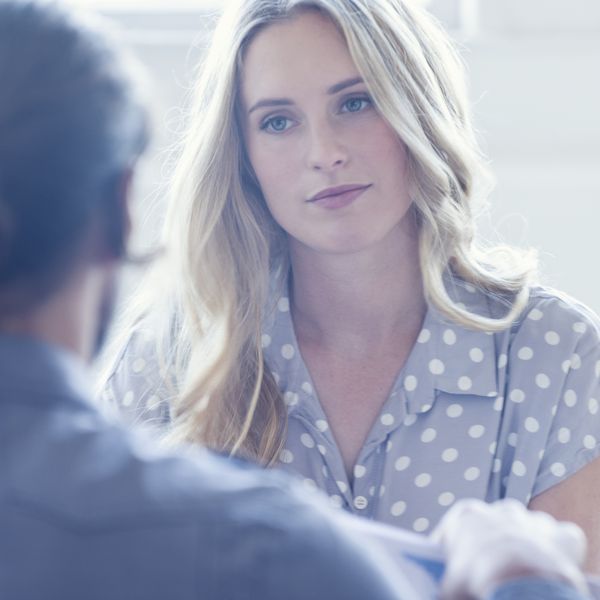 男人和女人面面相觑