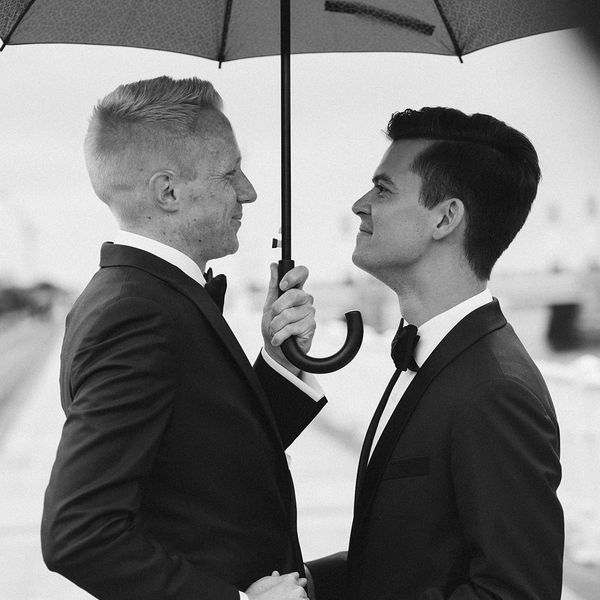 克里斯托弗·范·埃斯和扎卡里·休伊在西班牙的圣塞巴斯蒂安结婚。