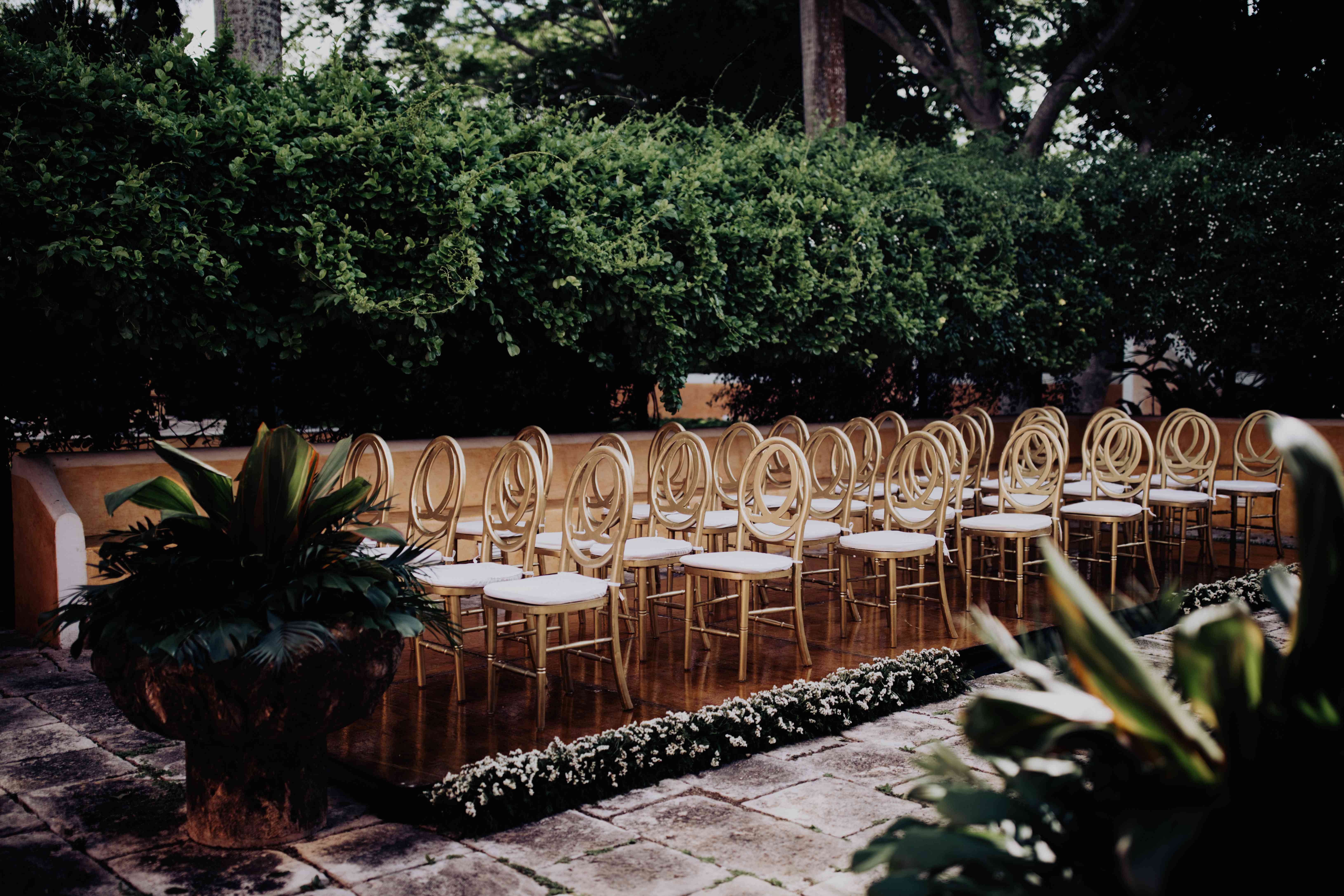 仪式过道和金客椅