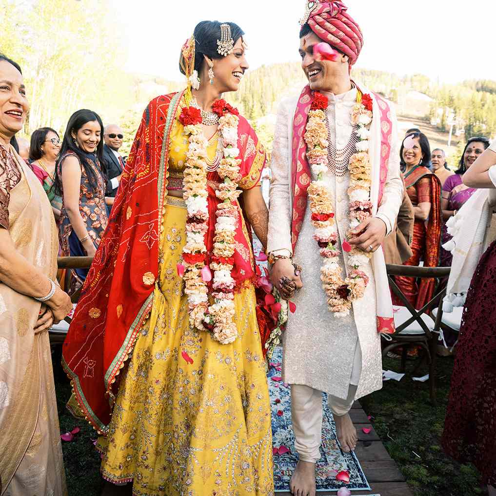 新婚夫妇离开仪式