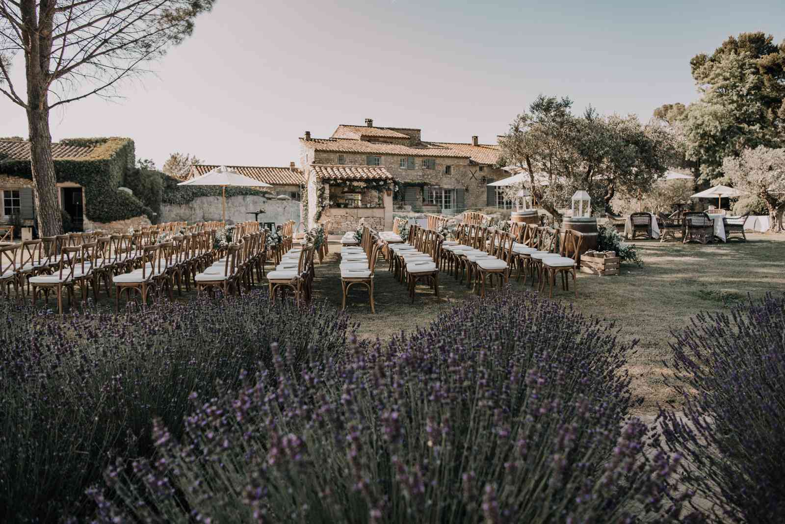 户外婚礼场地“class=