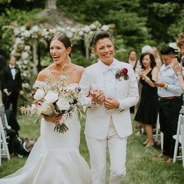 Meaghan Garland和Kiyomi McCloskey在新泽西州的惠特尼休斯顿的惠特尼休斯顿结婚。