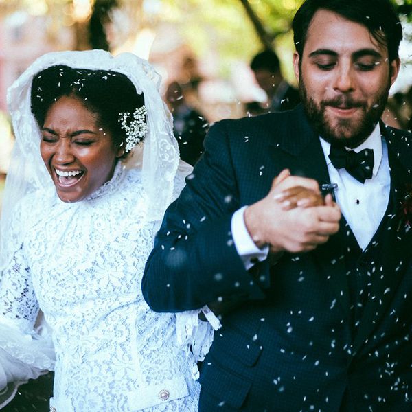 为什么人们扔赖斯婚礼