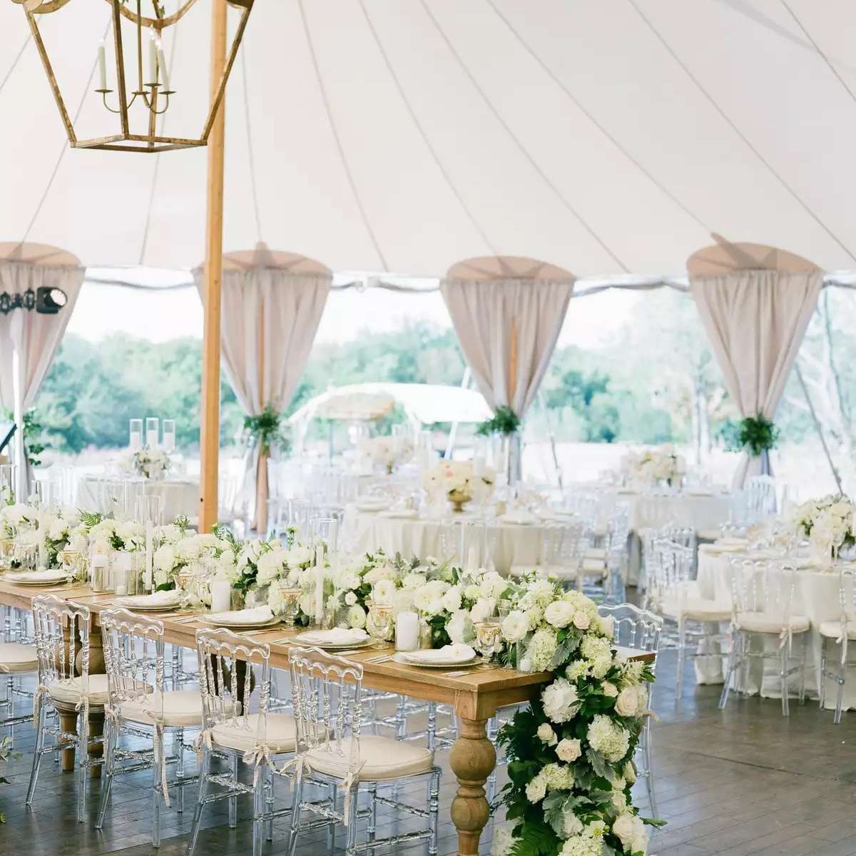 郁郁葱葱的花卉中心