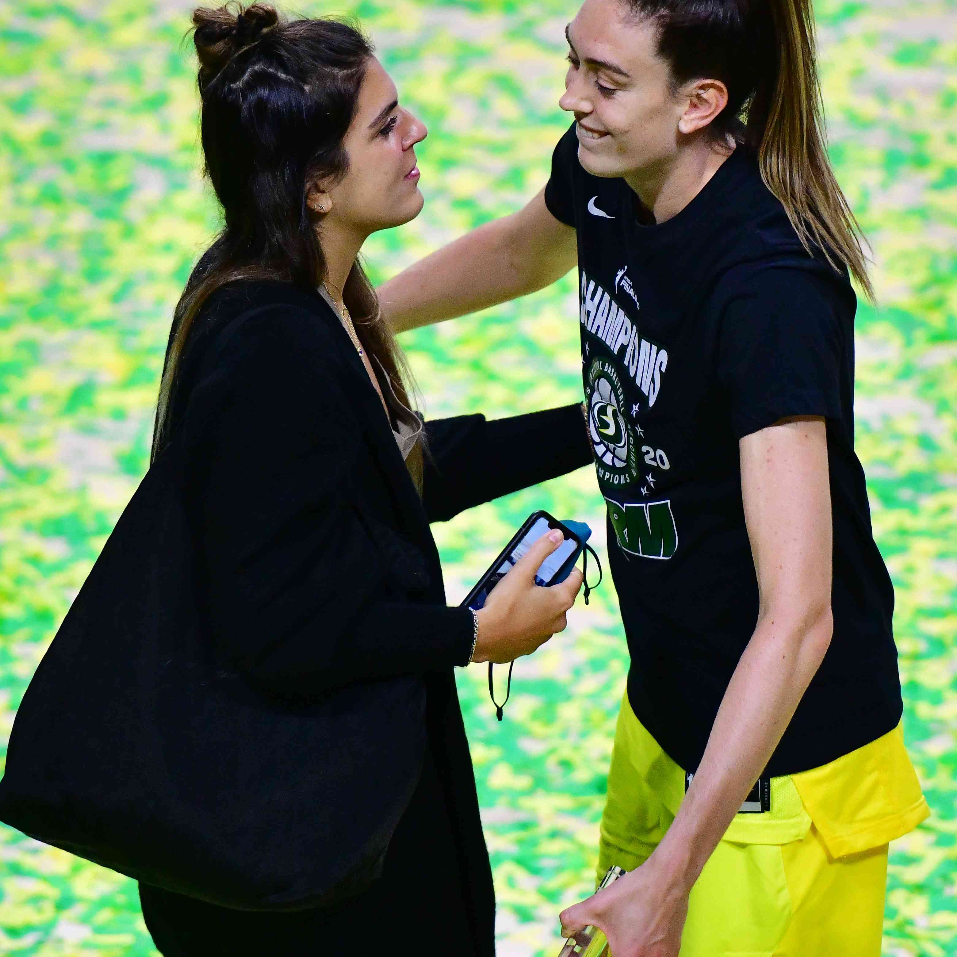 Breanna斯图尔特订婚ld乐动官网＂class=