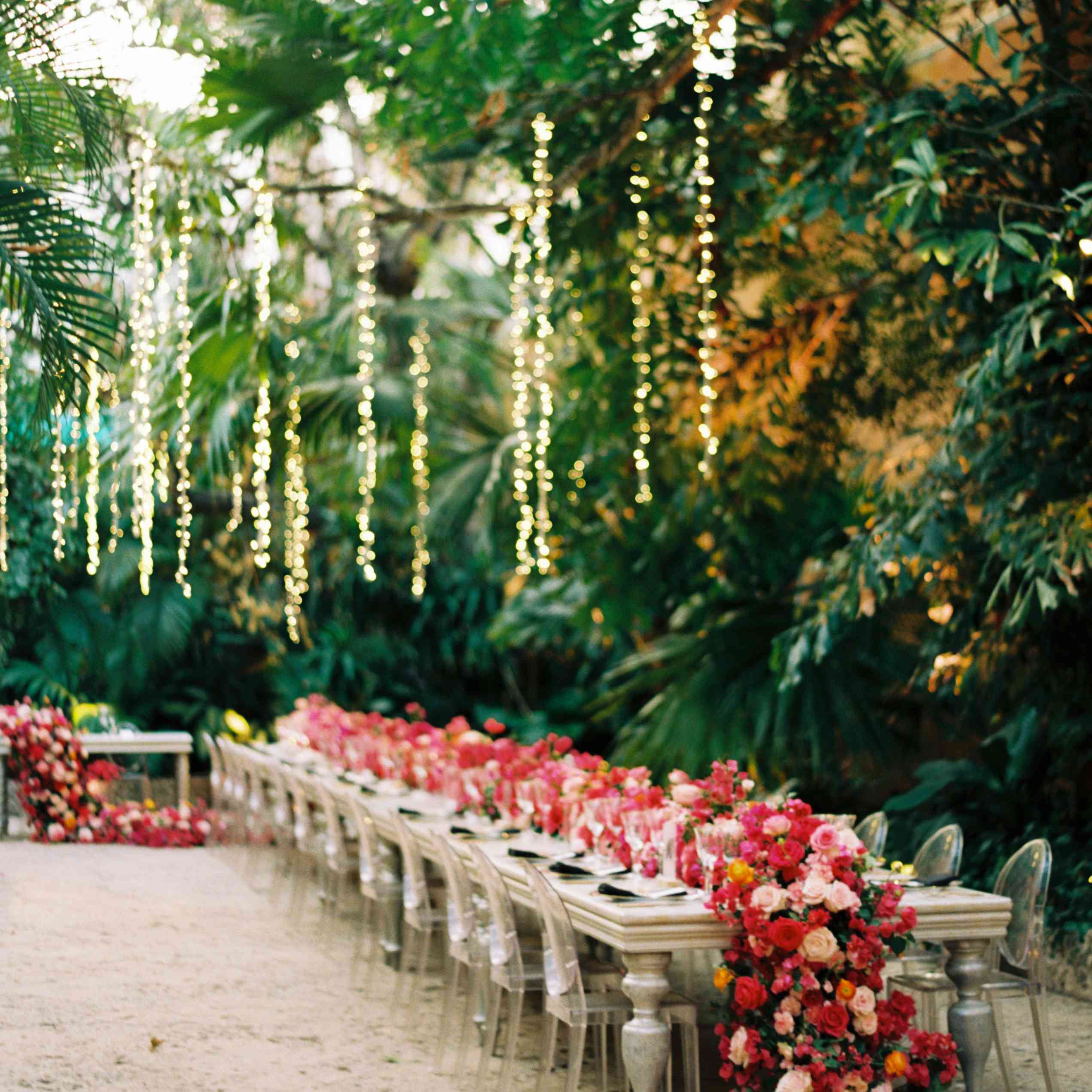 带吊灯的接待处