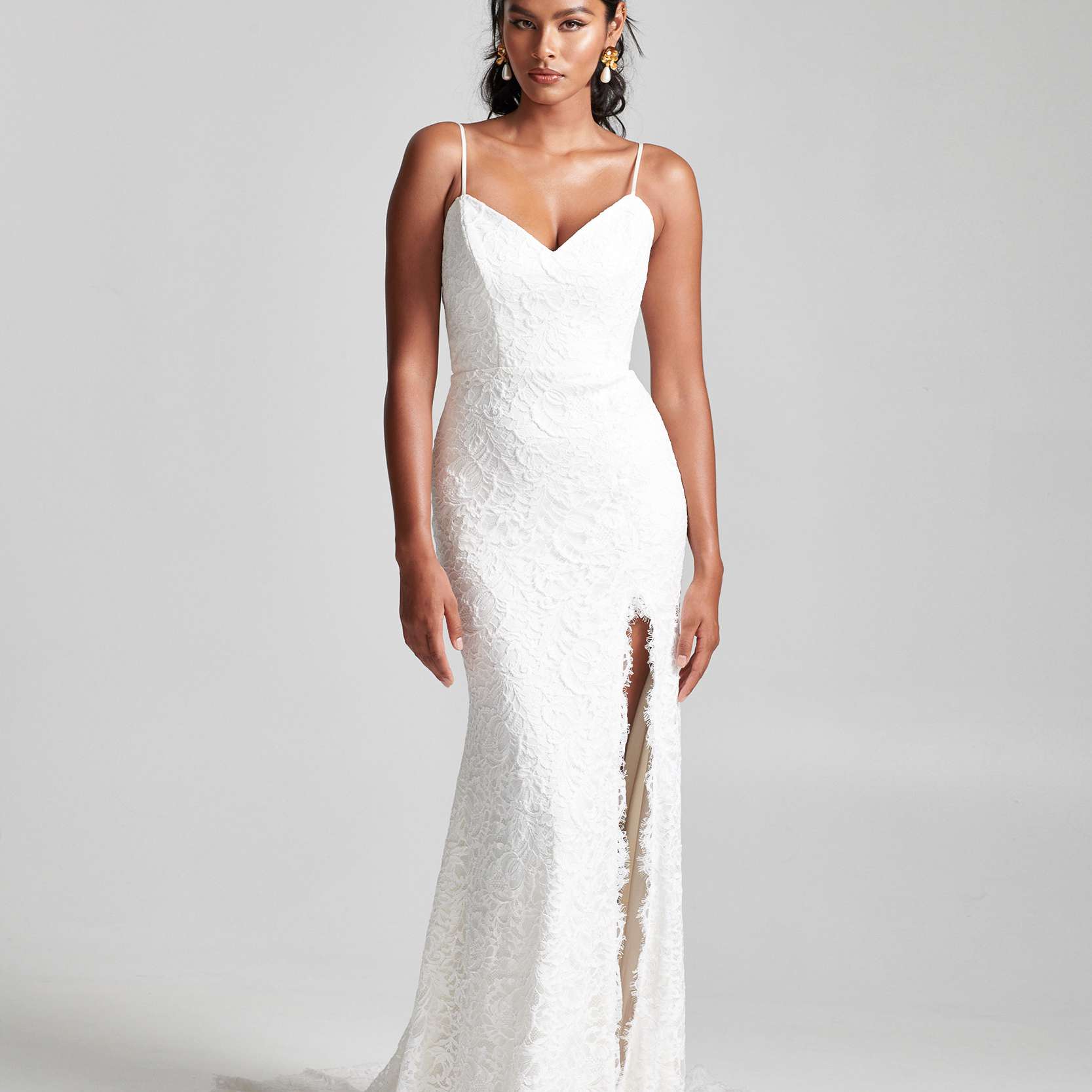 丽贝卡·舍内菲尔德婚纱