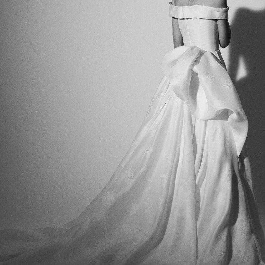 Carolina Herrera露肩婚纱