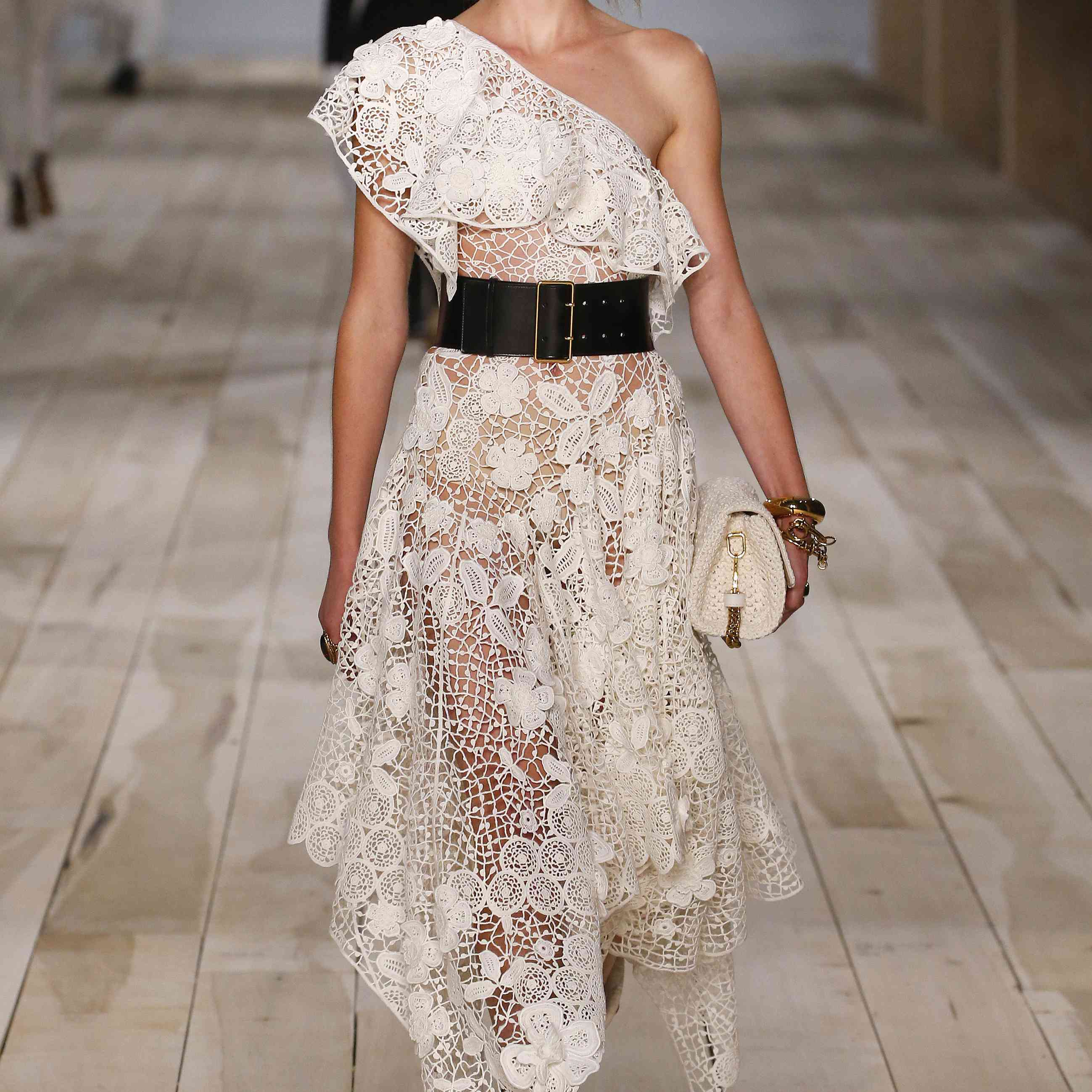 Alexander McQueen的巴黎时装周