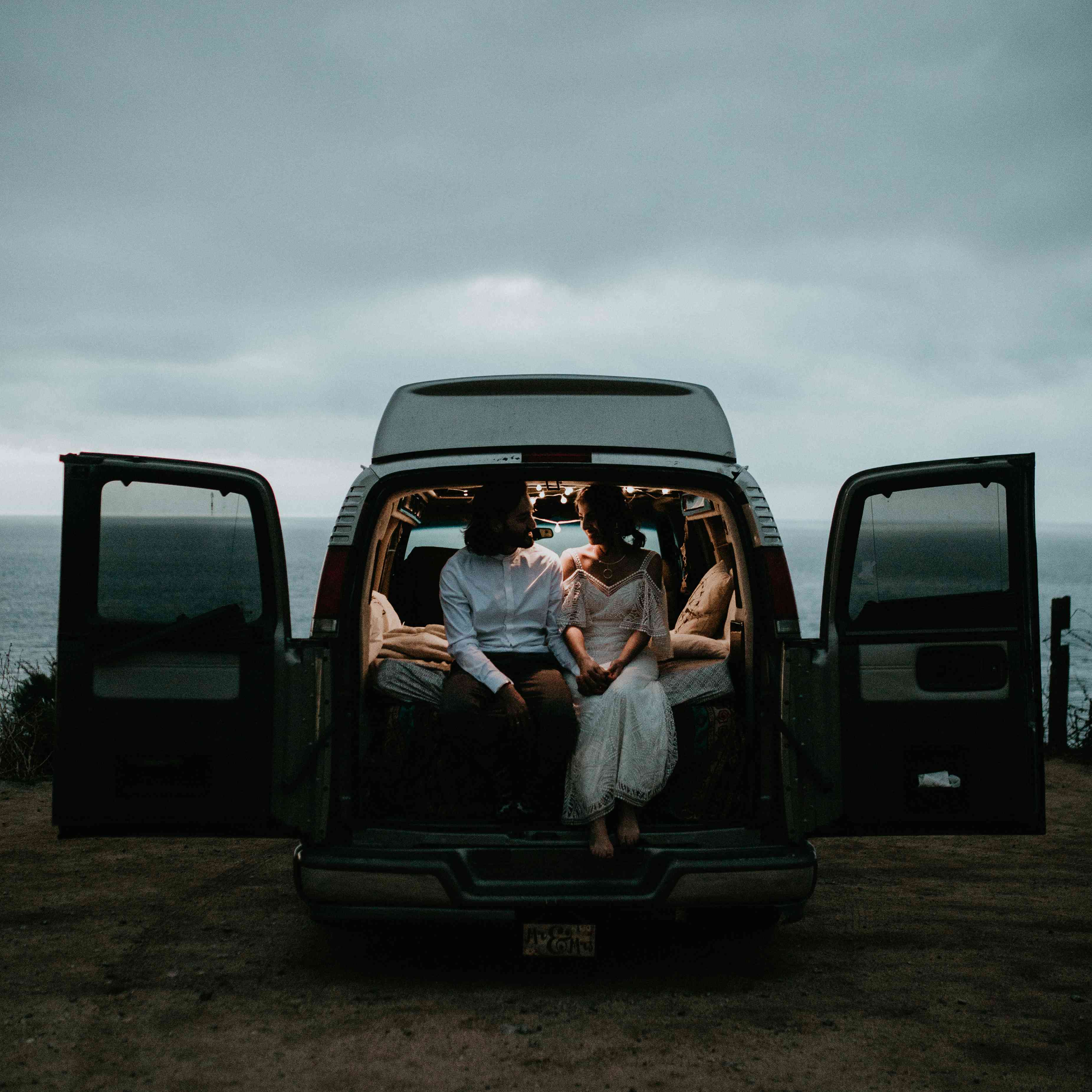 p新娘和新郎坐在面包车里</p新娘和新郎坐在面包车里</p新娘和新郎坐在面包车里</p新娘和新郎坐在面包车里</p新娘和新郎